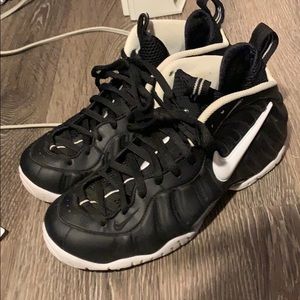 Nike foamposite black n white